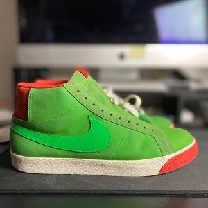 Green Spark Pimento Nike SB Blazers Size 12